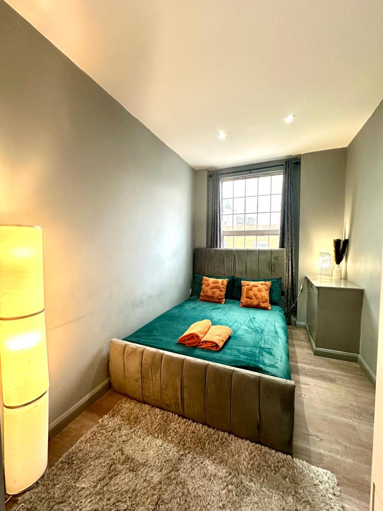 Spacious 3 Bedroom Flat In Kings Cross, St 159 * Londra