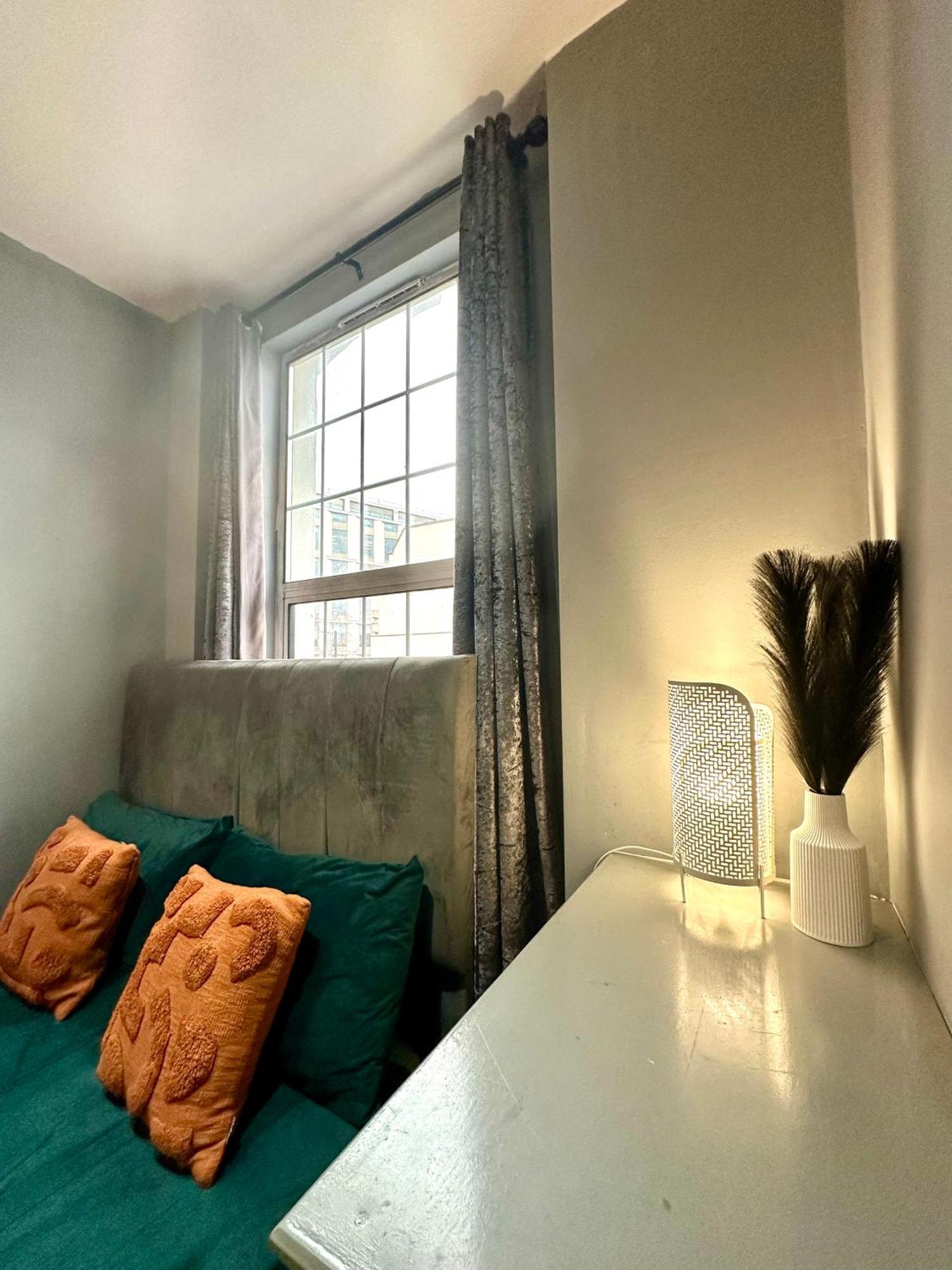 Spacious 3 Bedroom Flat In Kings Cross, St 159 Londra
