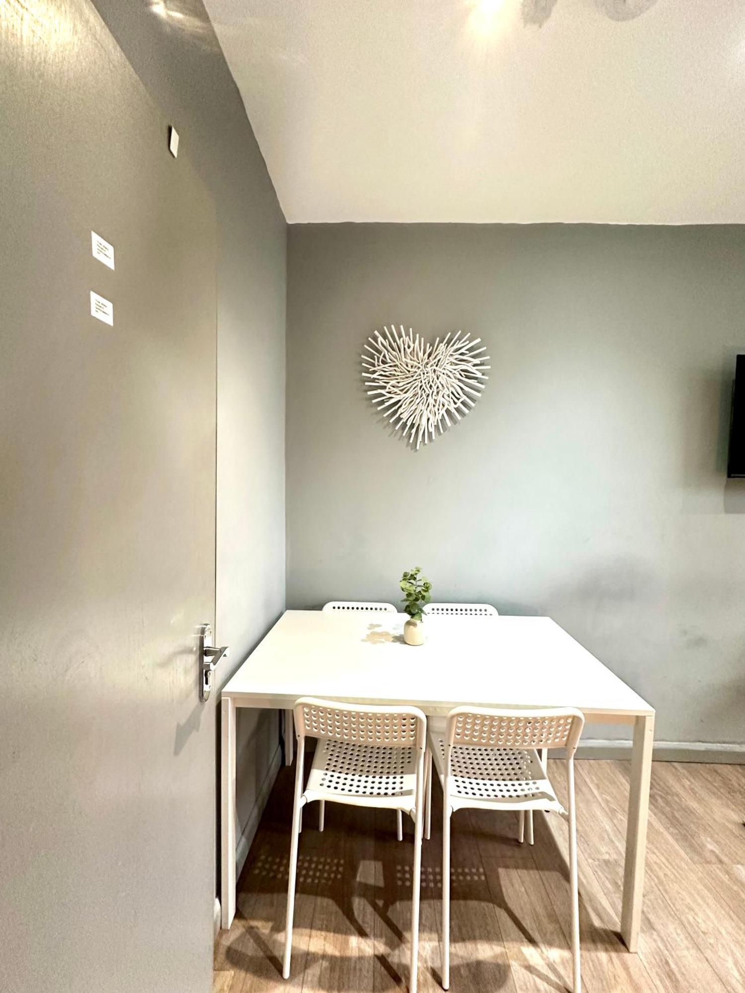 Spacious 3 Bedroom Flat In Kings Cross, St 159 Appartamento