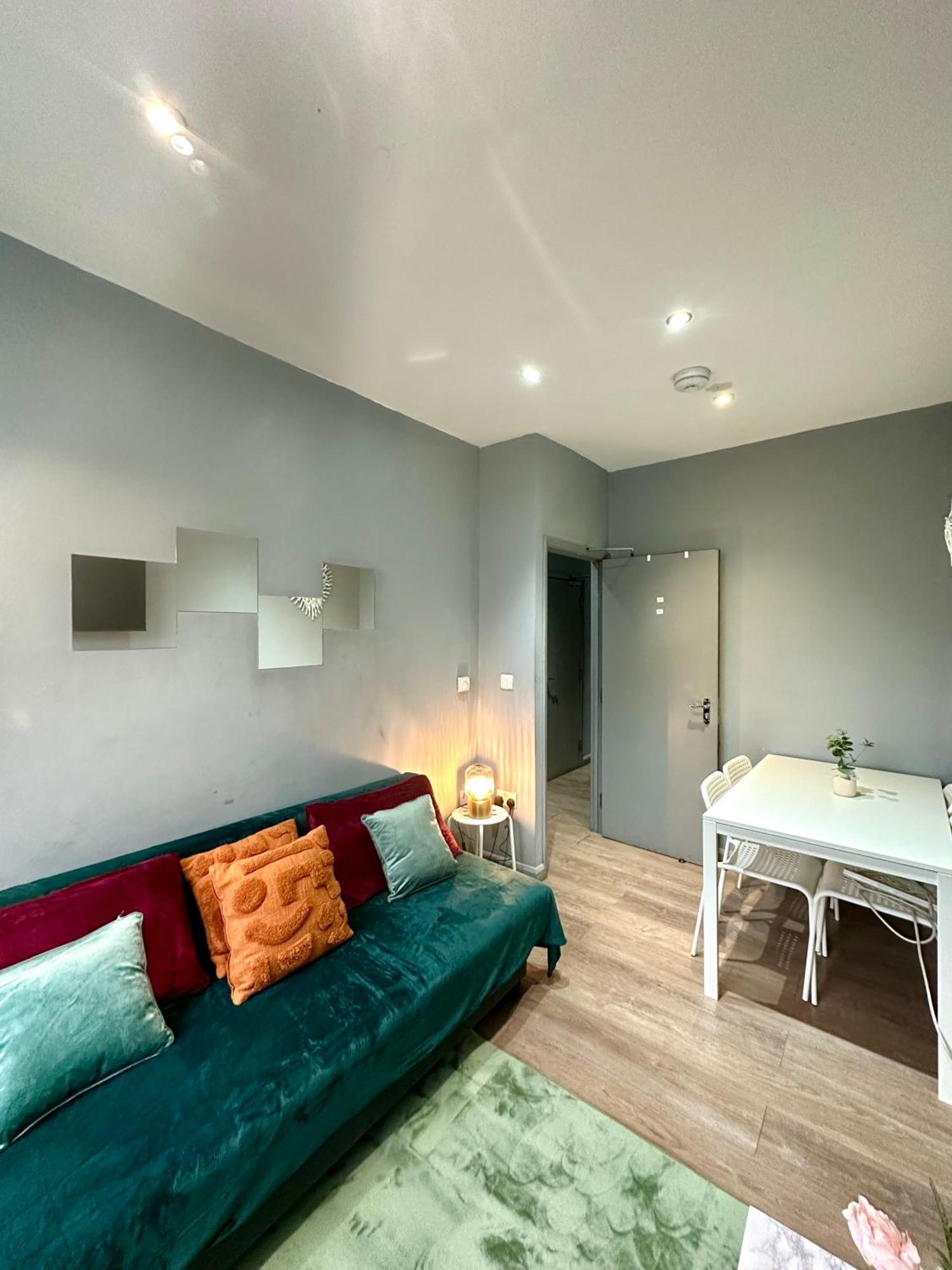 Spacious 3 Bedroom Flat In Kings Cross, St 159 Appartamento