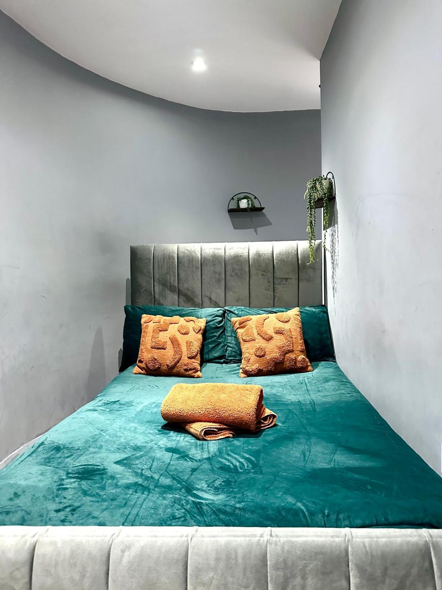Spacious 3 Bedroom Flat In Kings Cross, St 159 * Londra